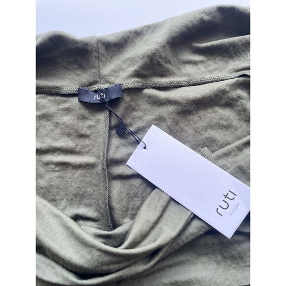 NWT Ruti Green Loose Fit Off The Shoulder Top Size 5 Large - Picture 7 of 7